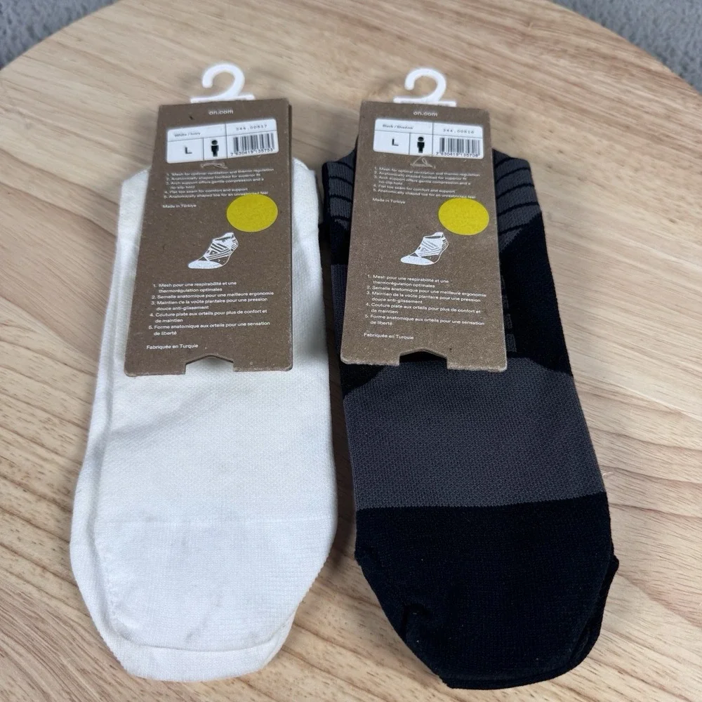 2 On Cloud Performance Low Mens Size Large 10-11 White Black Mesh Running Socks